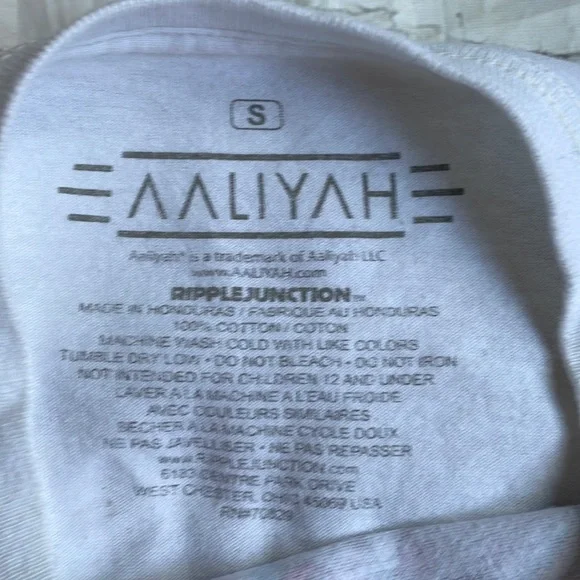 Aaliyah Airbrush Style Tee - Picture 4 of 6